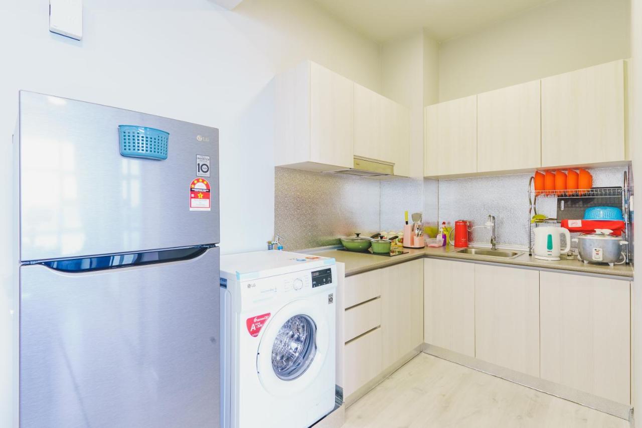 Full Seaview 2R1B Condo For 6Pax In Kota Kinabalu Exteriér fotografie