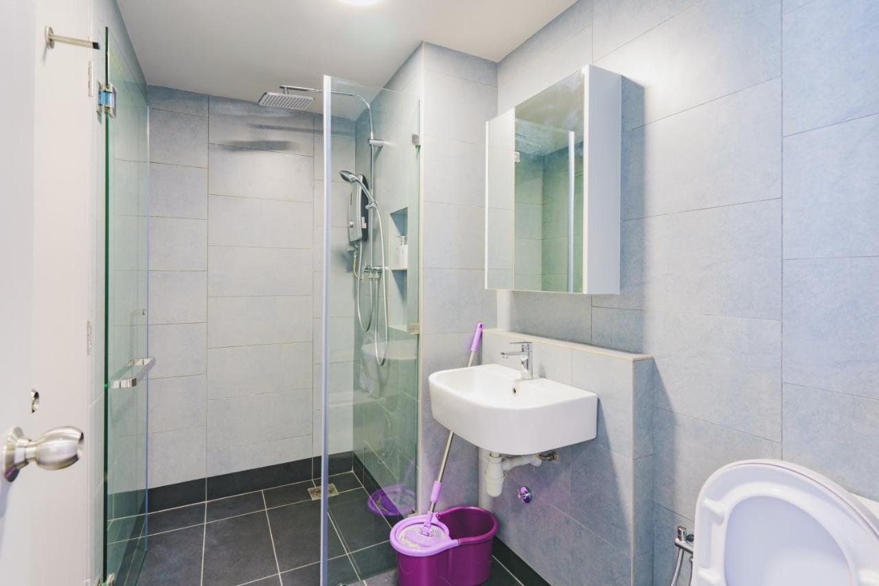 Full Seaview 2R1B Condo For 6Pax In Kota Kinabalu Exteriér fotografie
