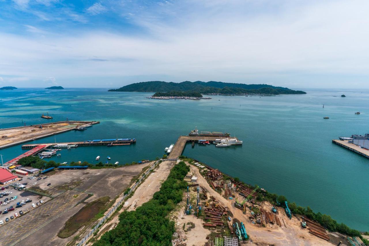 Full Seaview 2R1B Condo For 6Pax In Kota Kinabalu Exteriér fotografie