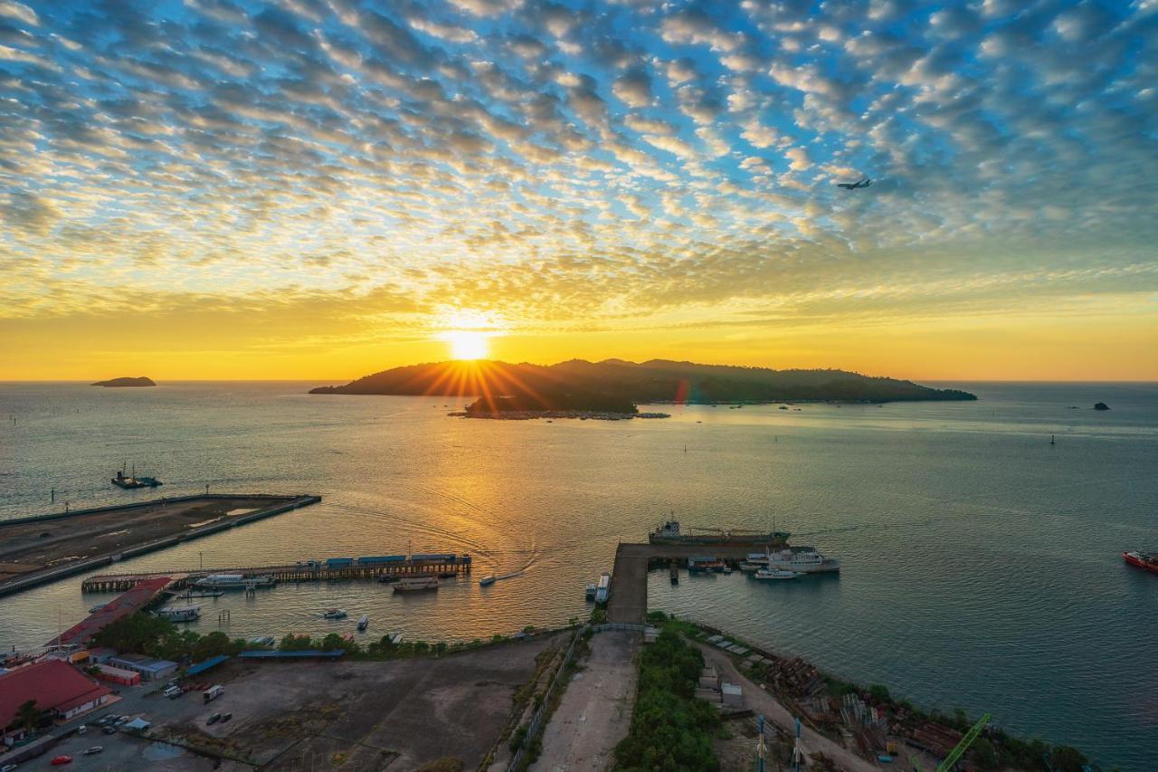 Full Seaview 2R1B Condo For 6Pax In Kota Kinabalu Exteriér fotografie